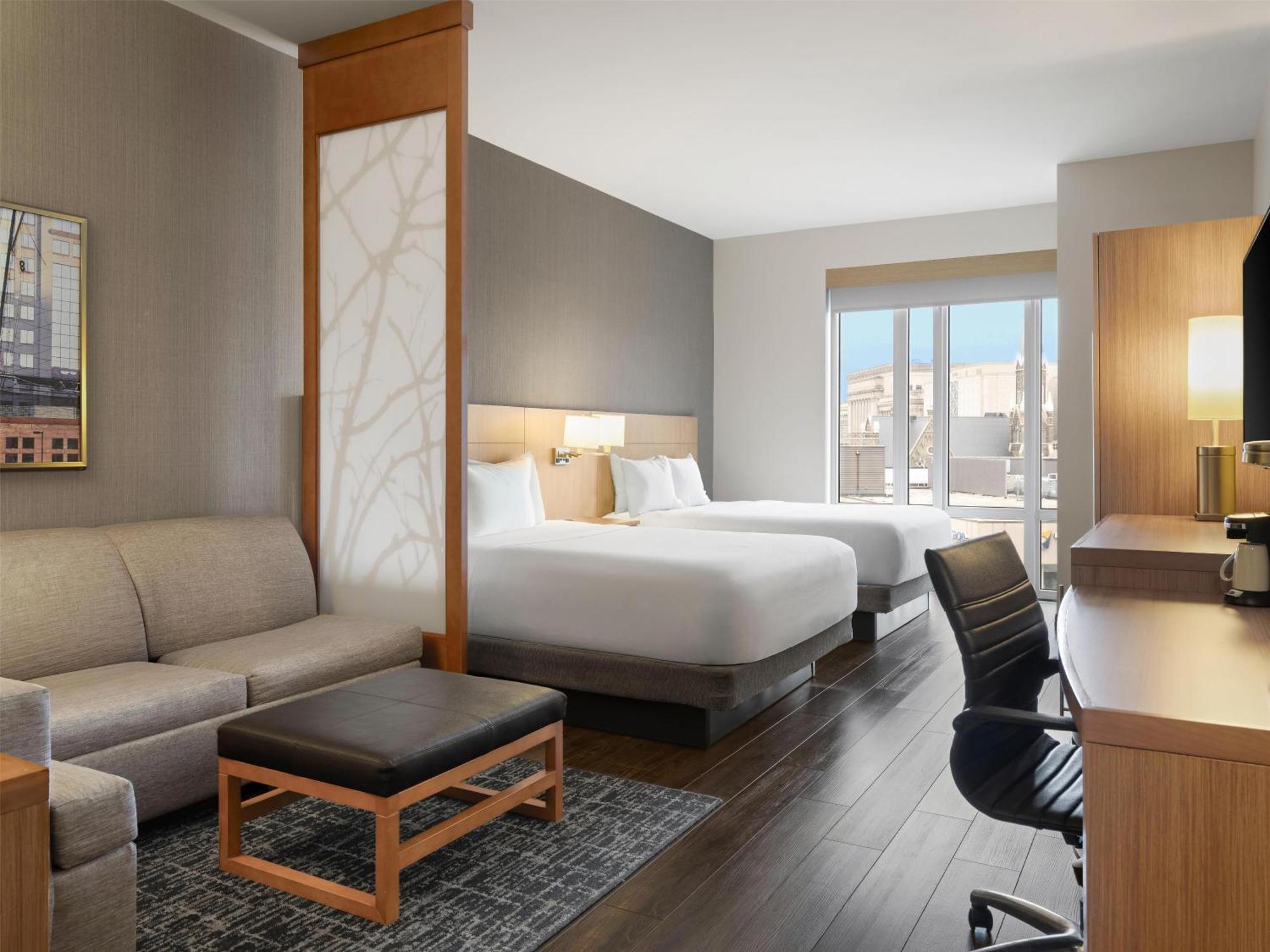 Queen Room Two Queen Beds Sofa Bed High Floor