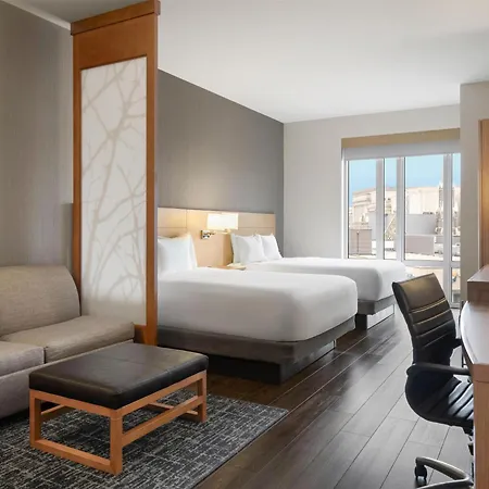 Hyatt Place Milwaukee Downtown-2